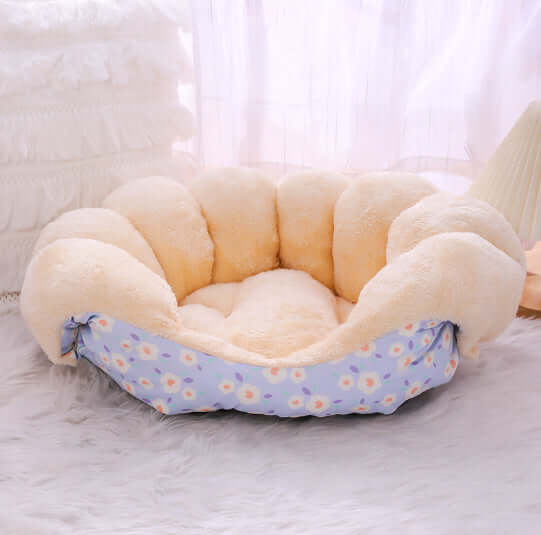 TAILTRAIL Pet Winter Thermal Sofa Bed Cozy Nest for Cats Dogs