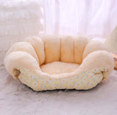 TAILTRAIL Pet Winter Thermal Sofa Bed Cozy Nest for Cats Dogs