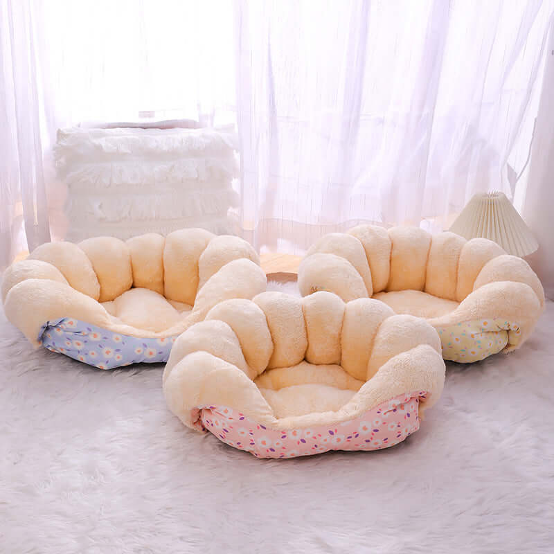TAILTRAIL Pet Winter Thermal Sofa Bed Cozy Nest for Cats Dogs